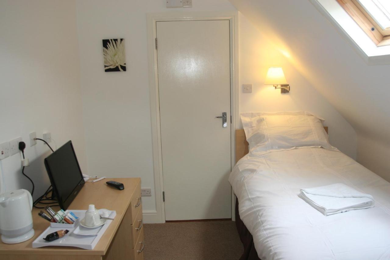 Clifton Lodge Hotel High Wycombe Dış mekan fotoğraf